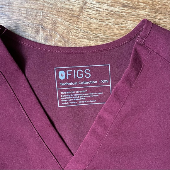 Figs XXS burgundy Catarina One Pocket Scrub Top - Picture 3 of 4